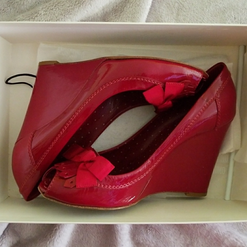 π2X HPπ Moschino Patent Leather Wedges - Picture 4 of 7